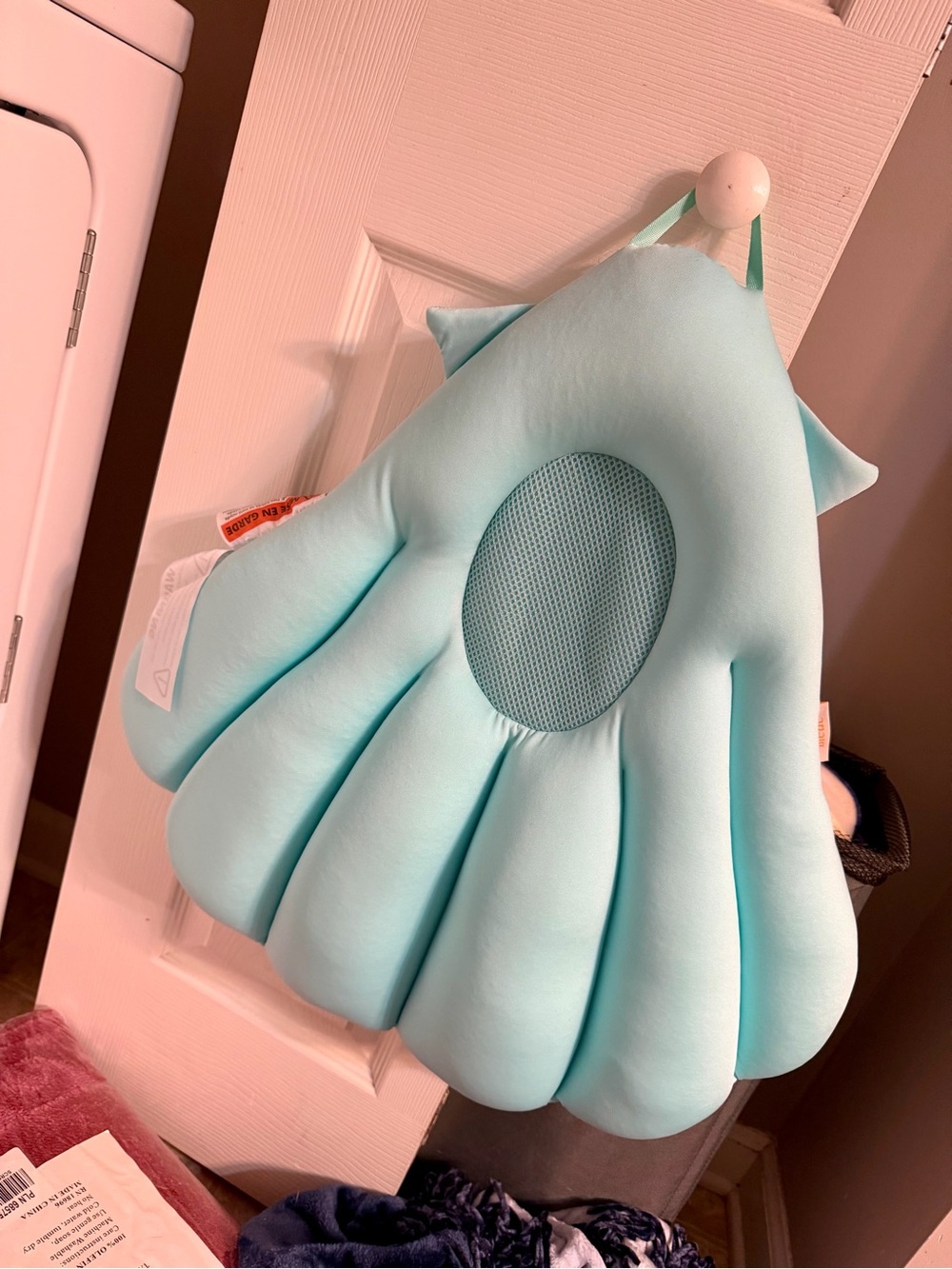 Shell-Shaped Sink Bath Pillow in Light Aqua